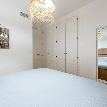 Casa Joy Elviria, Ibiza Style With 70 Sqm Terrace Apartamento