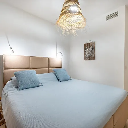Apartamento Casa Joy Elviria, Ibiza Style With 70 Sqm Terrace